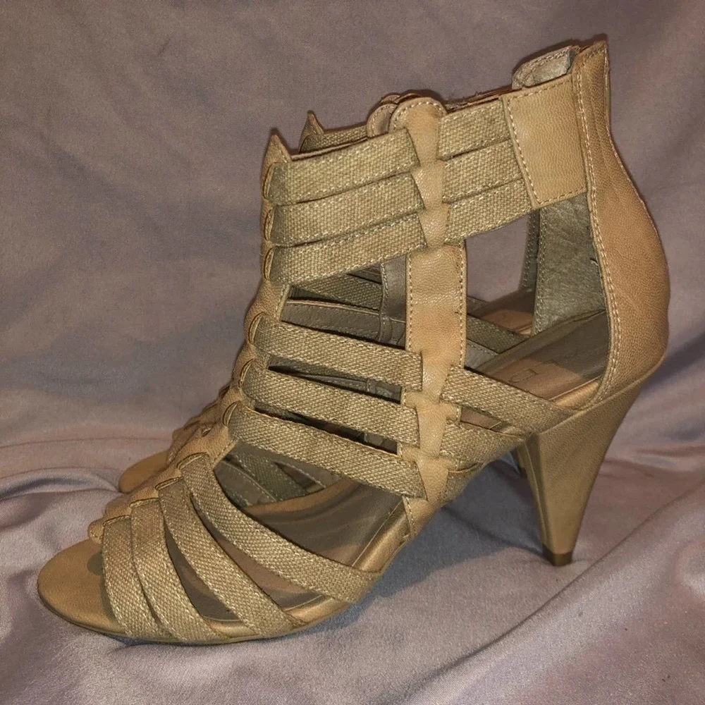 Aldo Strappy Gladiator Tan Heel Zip Back Size 38